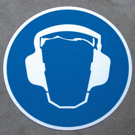 Antypoślizgowy znak podłogowy m2- – Gehörschutz tragen (Stosować ochronę słuchu)