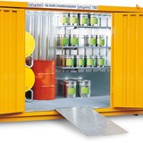 Auffahrrampe für Gefahrstoffcontainer