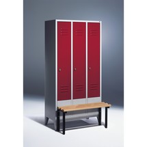 Garderobekast C+P Classic met voorgebouwde zitbank in hout, 3 compartimenten van 400 mm, draaivergrendeling