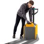 Jungheinrich AME 16 electric pallet truck– lithium-ion, extra wide for special pallets