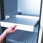 Mécanisme d'extraction d'étagère pour armoire de sécurité lithium-ions Justrite® 226-LT