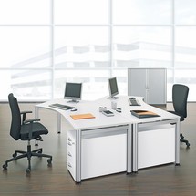 Professionellt skrivbord, 4-fots justerbar i bygghöjd, fri form 135°