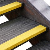 Profilé de protection pour rebords de marches d’escalier en GFK renforcé, jaune