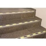 Protiskluzový profil na hranu schodu, R10, hliník, denní fluorescenční